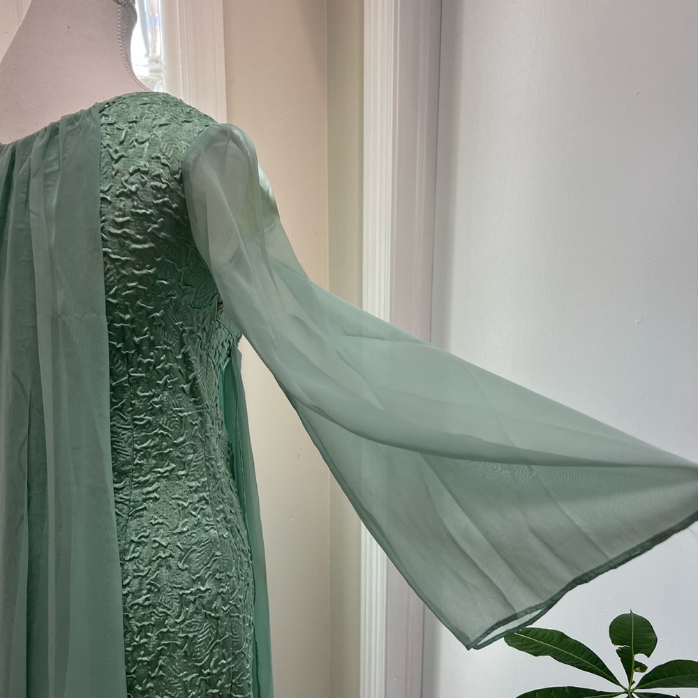 Stunning Satin Bodicon Dress with Beaded Bust&Flowing Chiffon Accents - Picture 4 of 15
